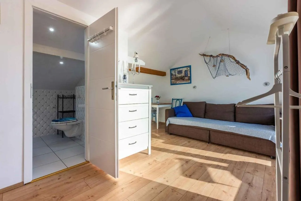 Apartments In Novi Vinodolski 45270