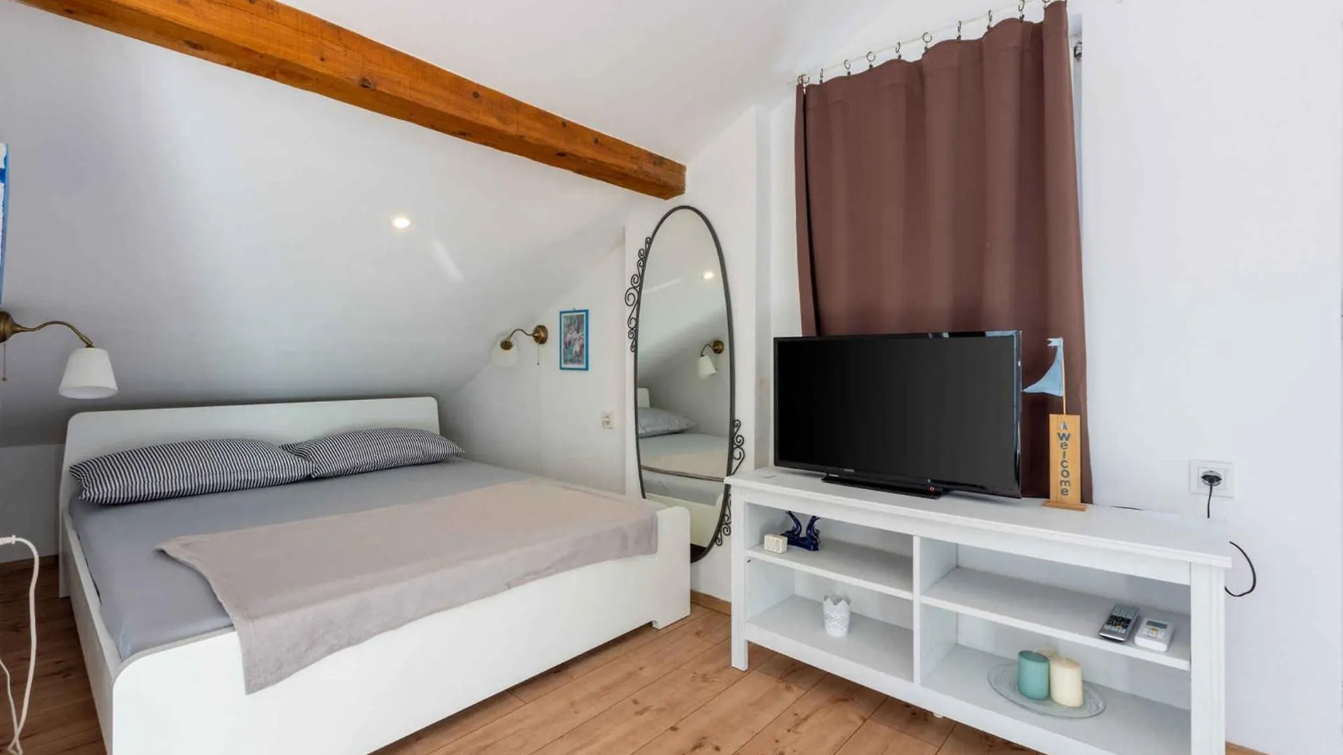 Apartments In Novi Vinodolski 45270