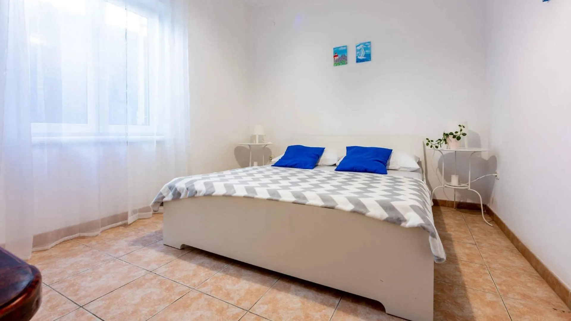 Apartments In Novi Vinodolski 45270